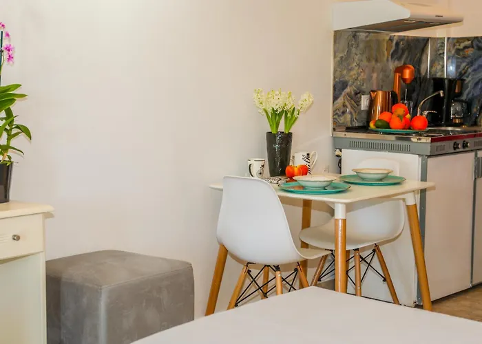 Aparthotel La Fleur Skiathos Town